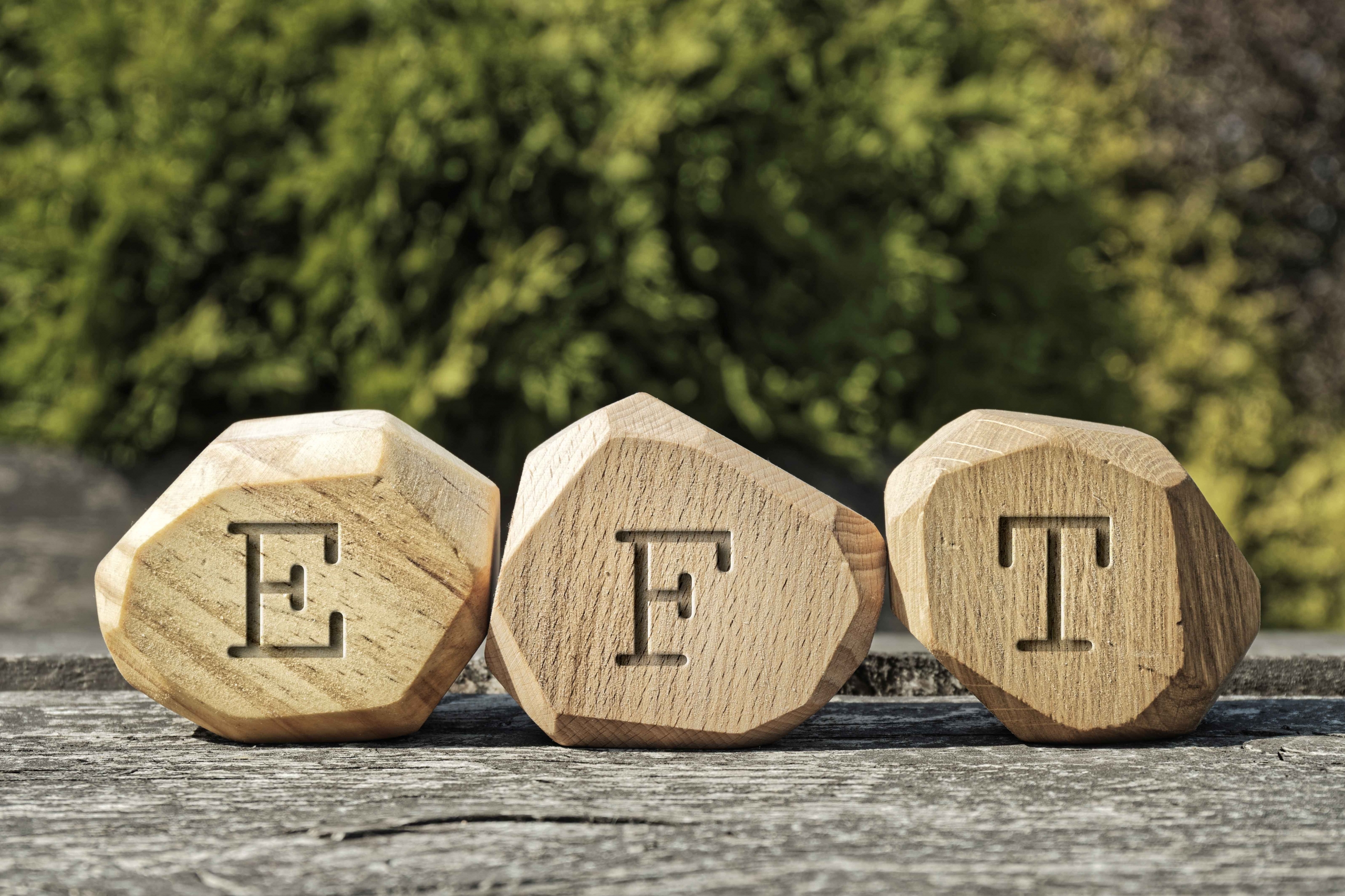 Holzwürfel mit EFT Buchstaben